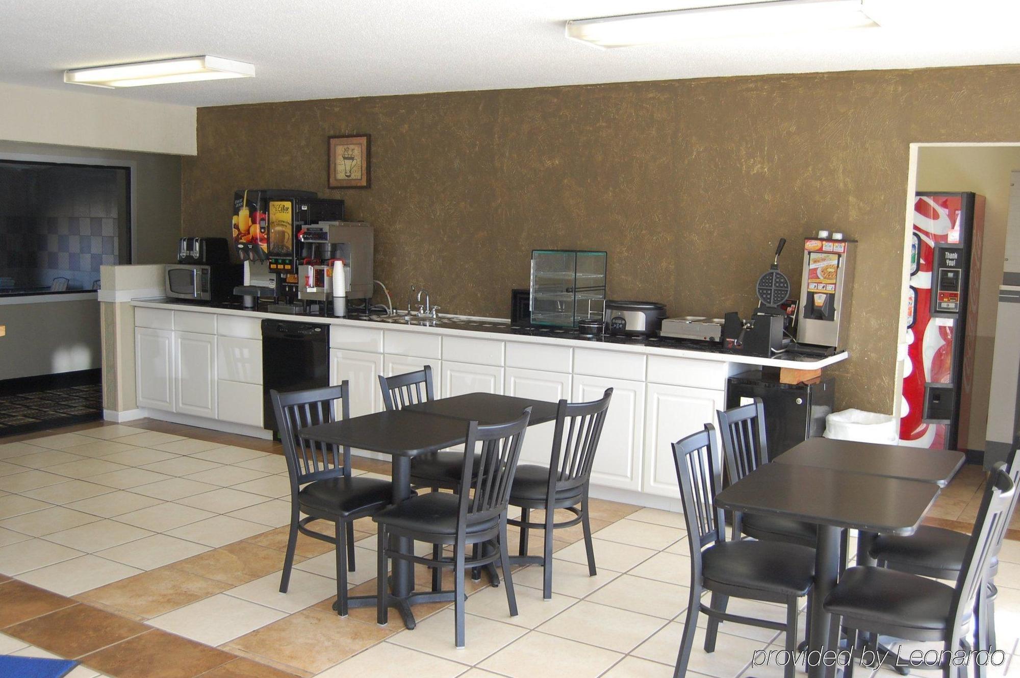 Quality Inn Great Bend Restaurant photo